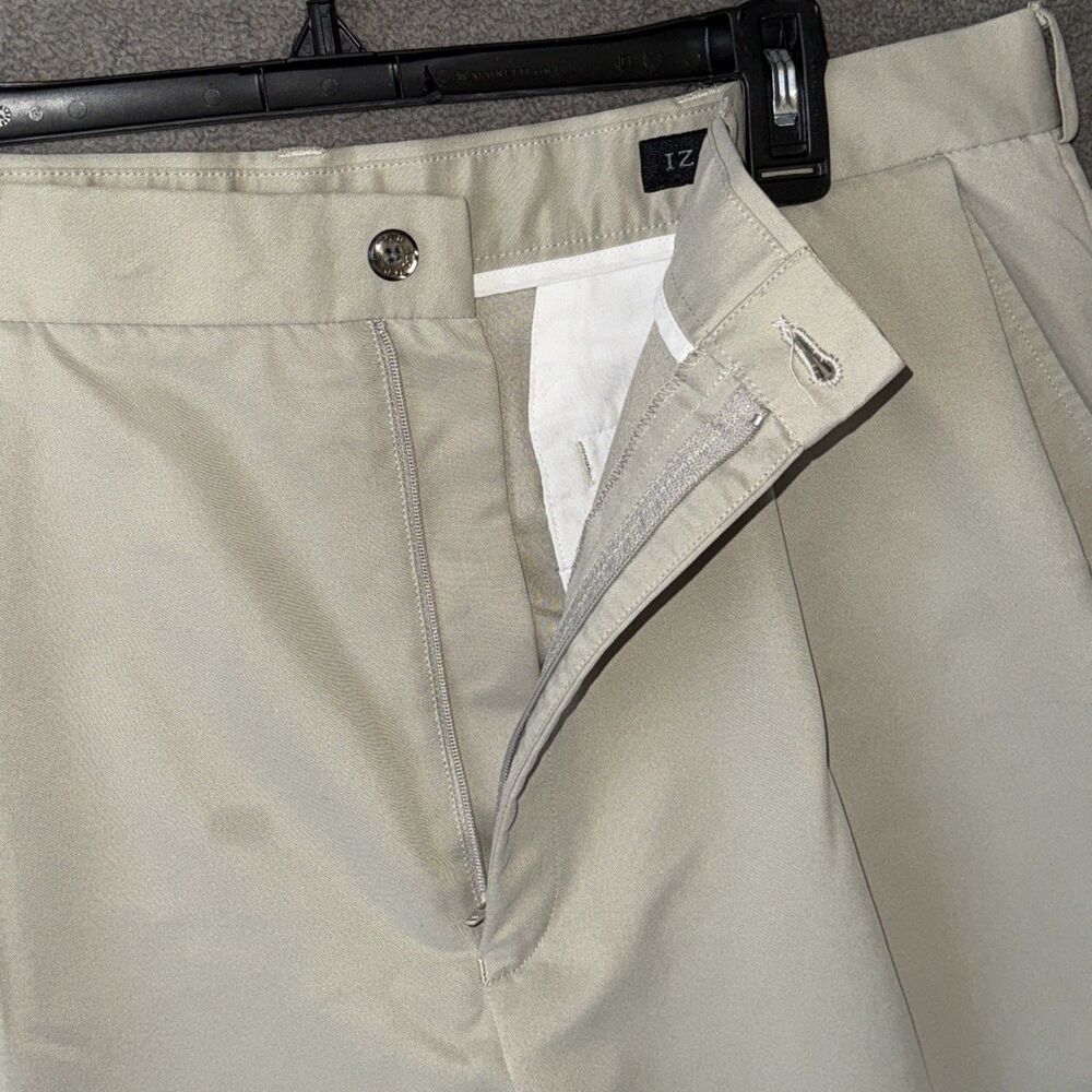 Men’s Shorts Lot Size 40 Haggar Navy Flat Front & IZOD Khaki Pleated 8.5" Inseam - Picture 8 of 12